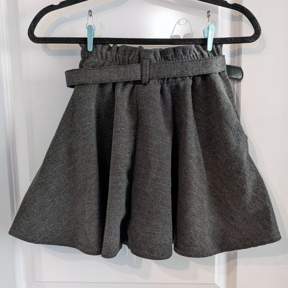 Belted wool skirt with pockets - Picture 2 of 3